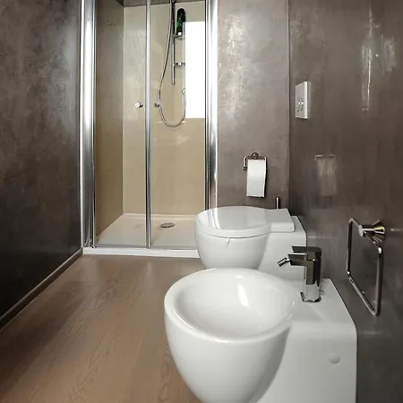 Opera Bed & Breakfast 3*